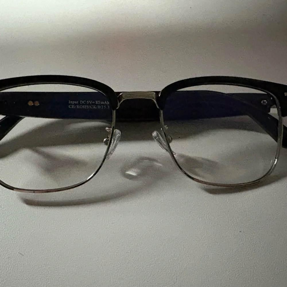 senbono UNISEX bluetooth smartglasses: transparent lenses. NON RXABLE!